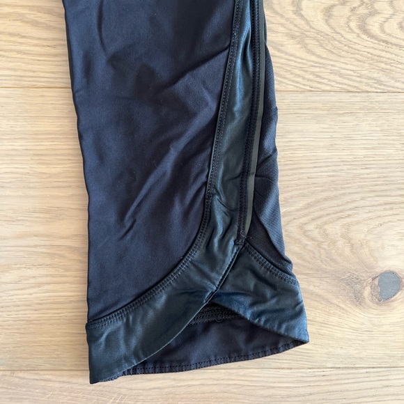 Women’s Lululemon Leggings - Picture 3 of 6